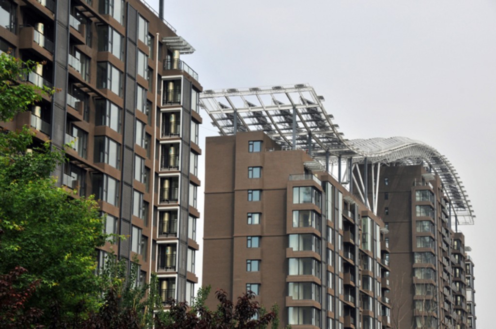 Il tetto ondulato di pannelli solari battezzato China Loom Utopia Garden 
