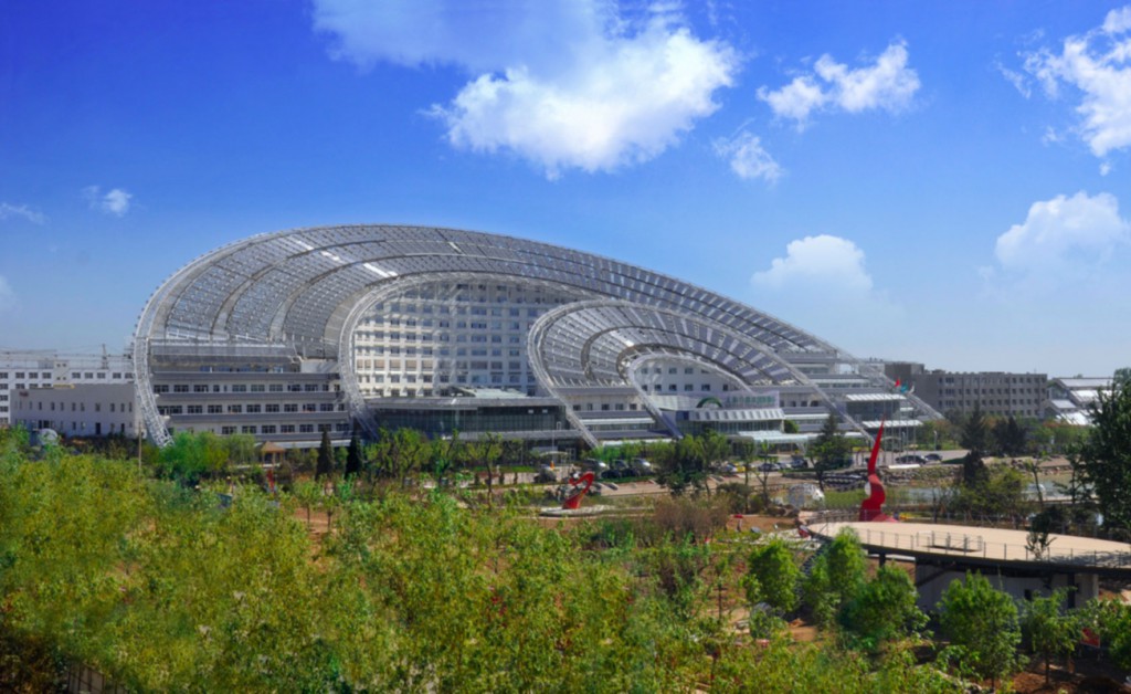Il complesso Sun Moon Mansion a Dezhou in Cina, con un impianto fotovoltaico di 5 mila metri quadrati 