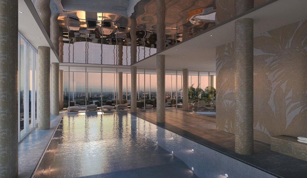 La piscina al 23° piano della torre Aykon Nine Elms progettata da Versace Home