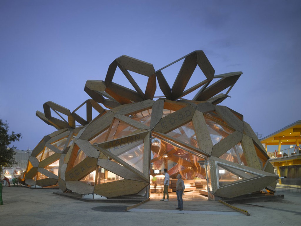 L'effetto notte del padiglione Copagri a Expo 2015