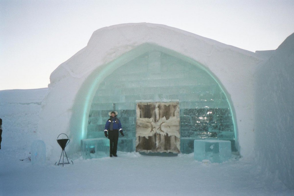 L'ingresso dell'Ice Hotel a Jukkasjärvi nella Lapponia svedese