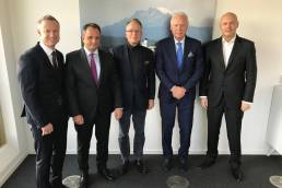 Il nuovo cda. Jobst Wagner (al centro), Thomas Endres (secondo da destra), Stefan Girschik (secondo da sinistra), Philipp Endres (a destra), Marco Zahnd (a sinistra)