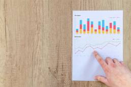 Le piccole imprese di carattere non famigliare realizzano in media 800 mila euro in più di ricavi e 1,4 milioni in più di attivo