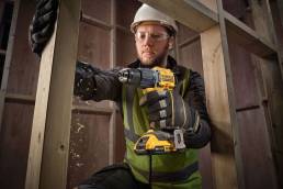 DEWALT-trapano-DCD799